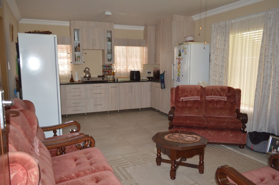 4 Bedroom Property for Sale in Flimieda North West